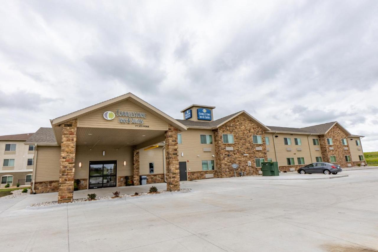 Cobblestone Hotel & Suites-Sheldon Exterior foto